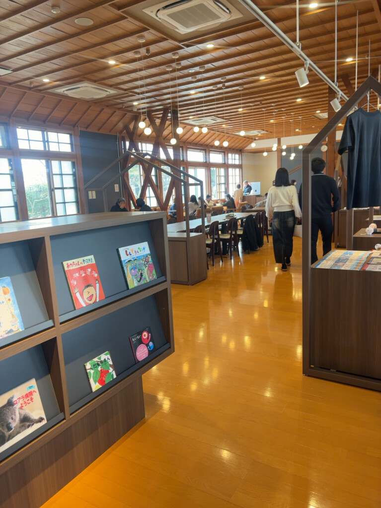 長井小学校第一校舎　カフェ