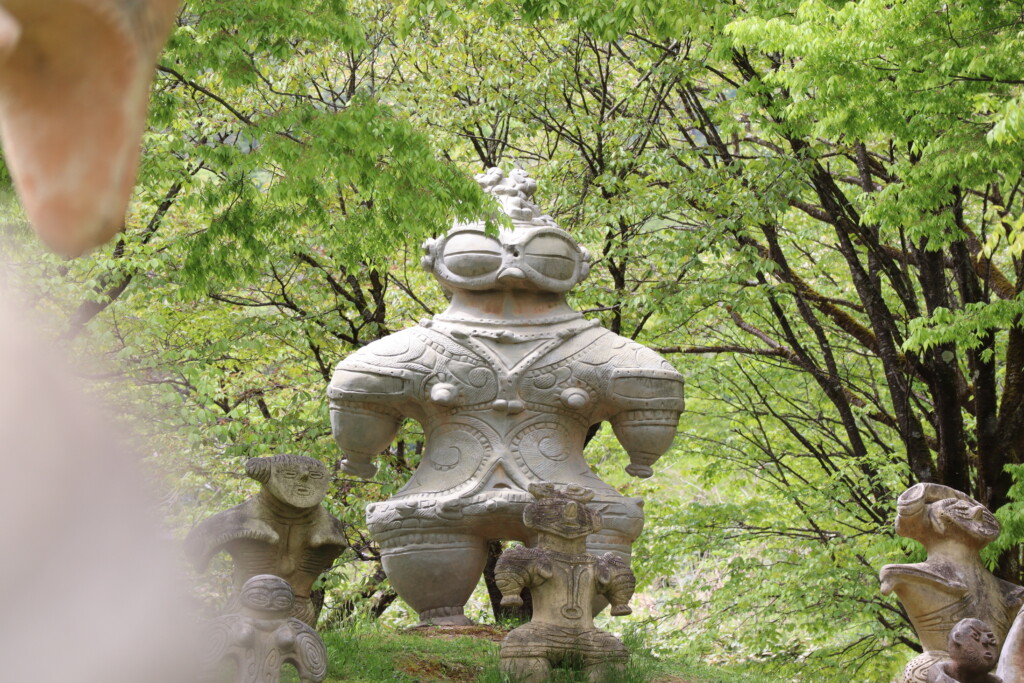 古代の丘　土偶広場